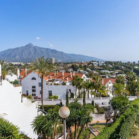 2 Bedroom With Stunning Views ماربيا