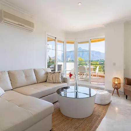 شقة 2 Bedroom With Stunning Views ماربيا