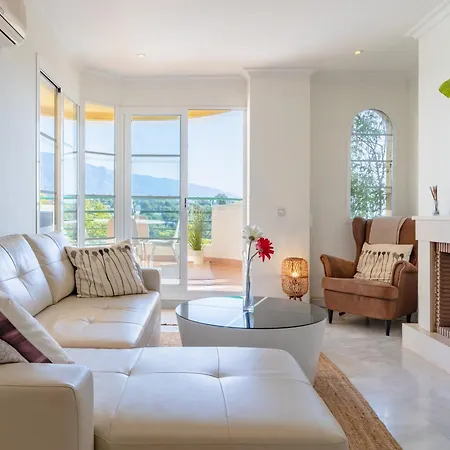 2 Bedroom With Stunning Views *