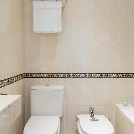 2 Bedroom With Stunning Views *