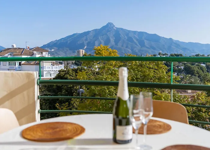 Lejlighed 2 Bedroom With Stunning Views Marbella